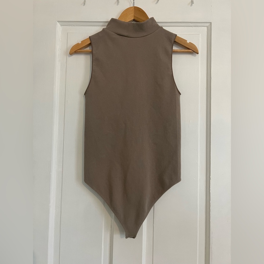 Good American Brown Sculpting Bodysuit Mock Neck Thong Size 5/6 Capsule Chic